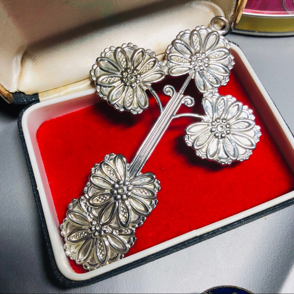 Large Vintage Silver Tone Blooming Cross Medallion